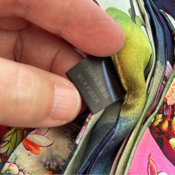 Japanese Pure Silk Reversible Patterned Scarf Wrap - Picture 2 of 7